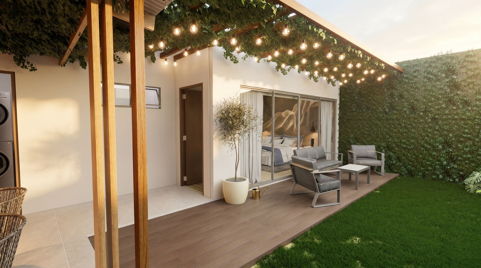 Terraza trasera con deck y luces colgantes